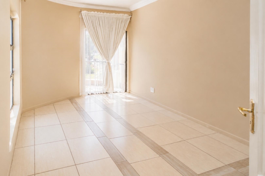 4 Bedroom Property for Sale in Kosmos Ridge North West